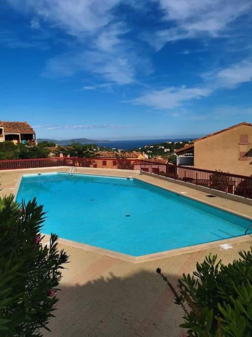 Appartement Terrasse De 30M2 Vue Mer Panoramique 1 Chambre à Cavalaire-sur-Mer Extérieur photo