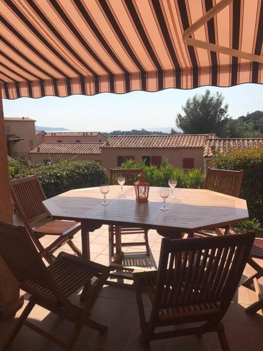 Appartement Terrasse De 30M2 Vue Mer Panoramique 1 Chambre à Cavalaire-sur-Mer Extérieur photo